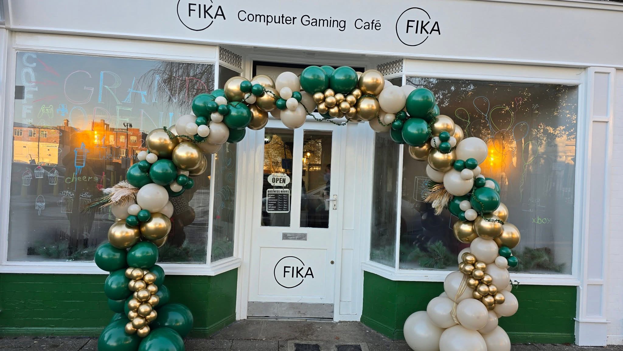 Cosy Café and Gaming Lounge Opens Its Doors