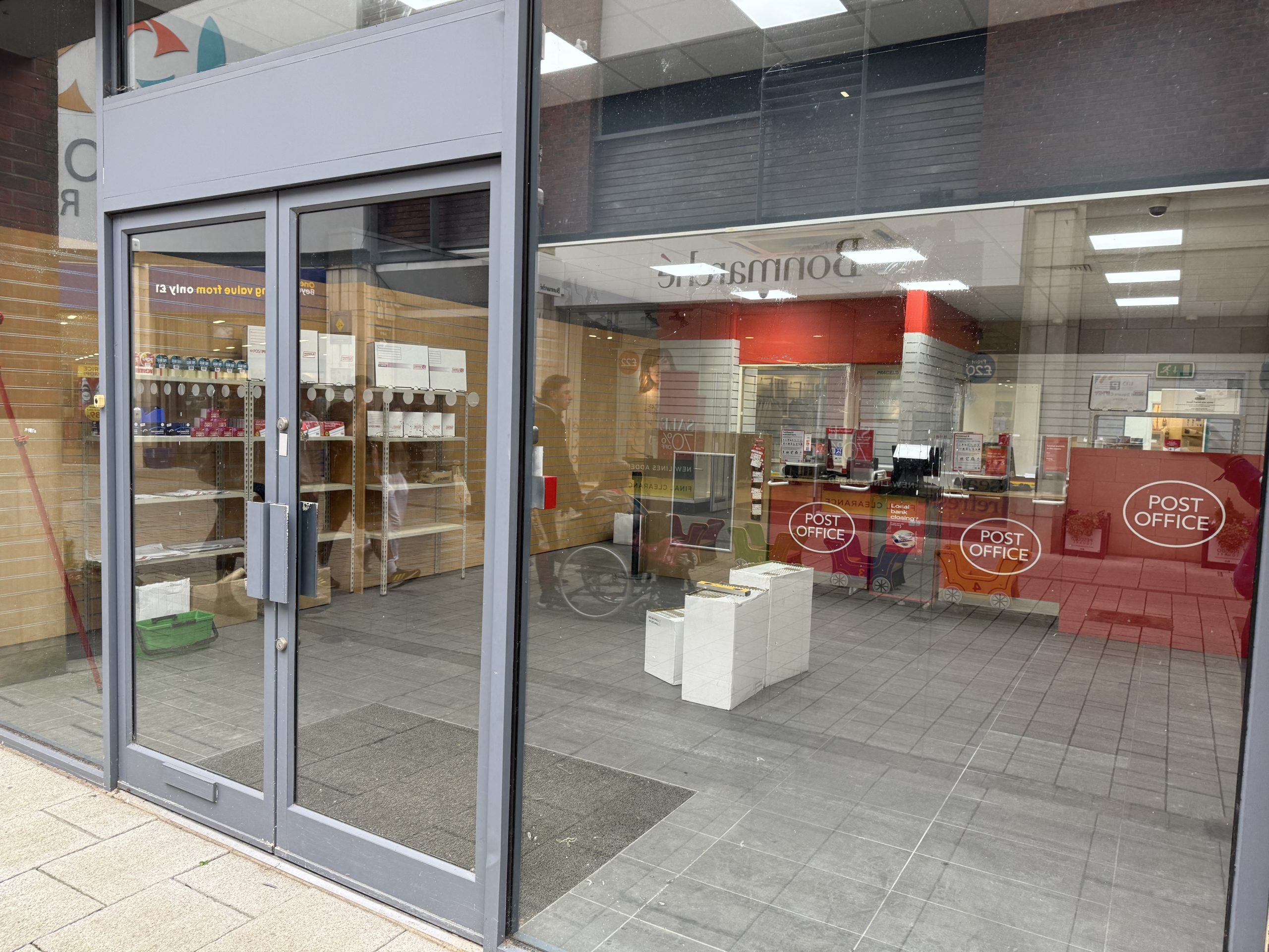 New Post Office Set Opens in Shopping Centre Following WH Smith Closure