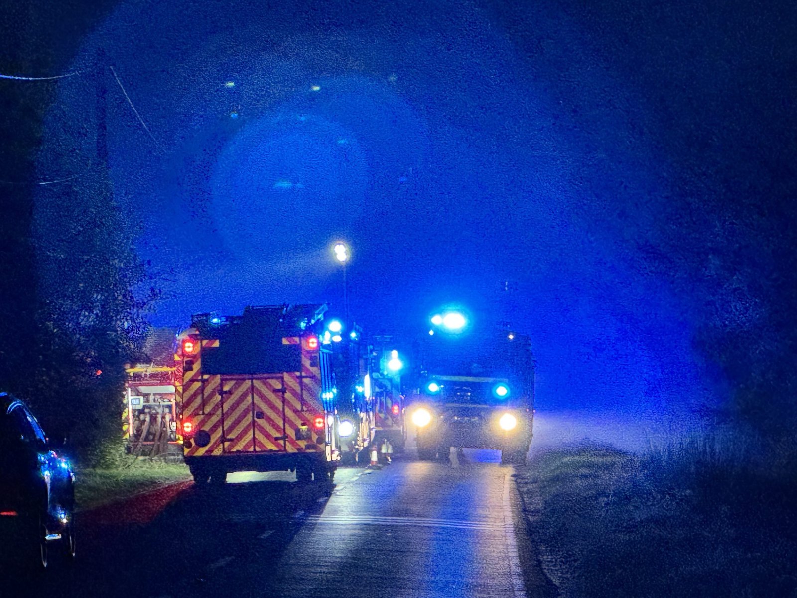 8 appliances tackle major fire