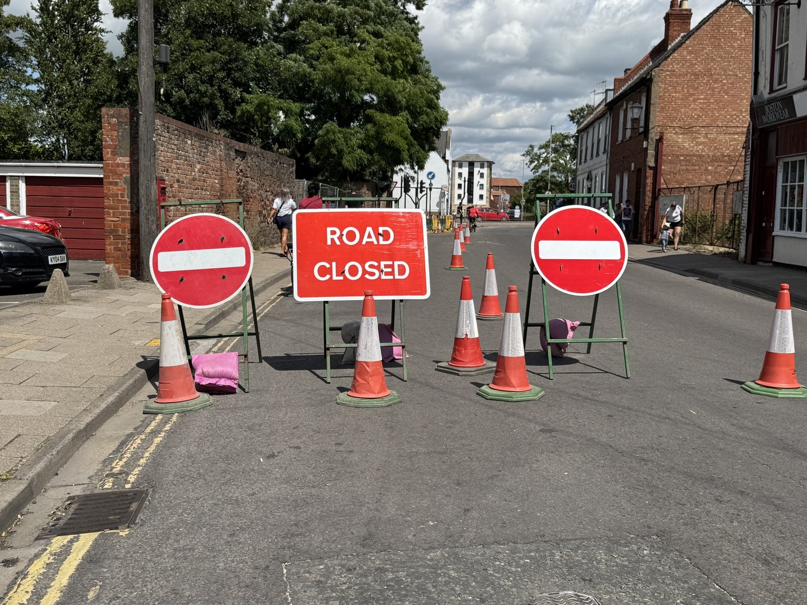 High Street Closed for Emergency Works