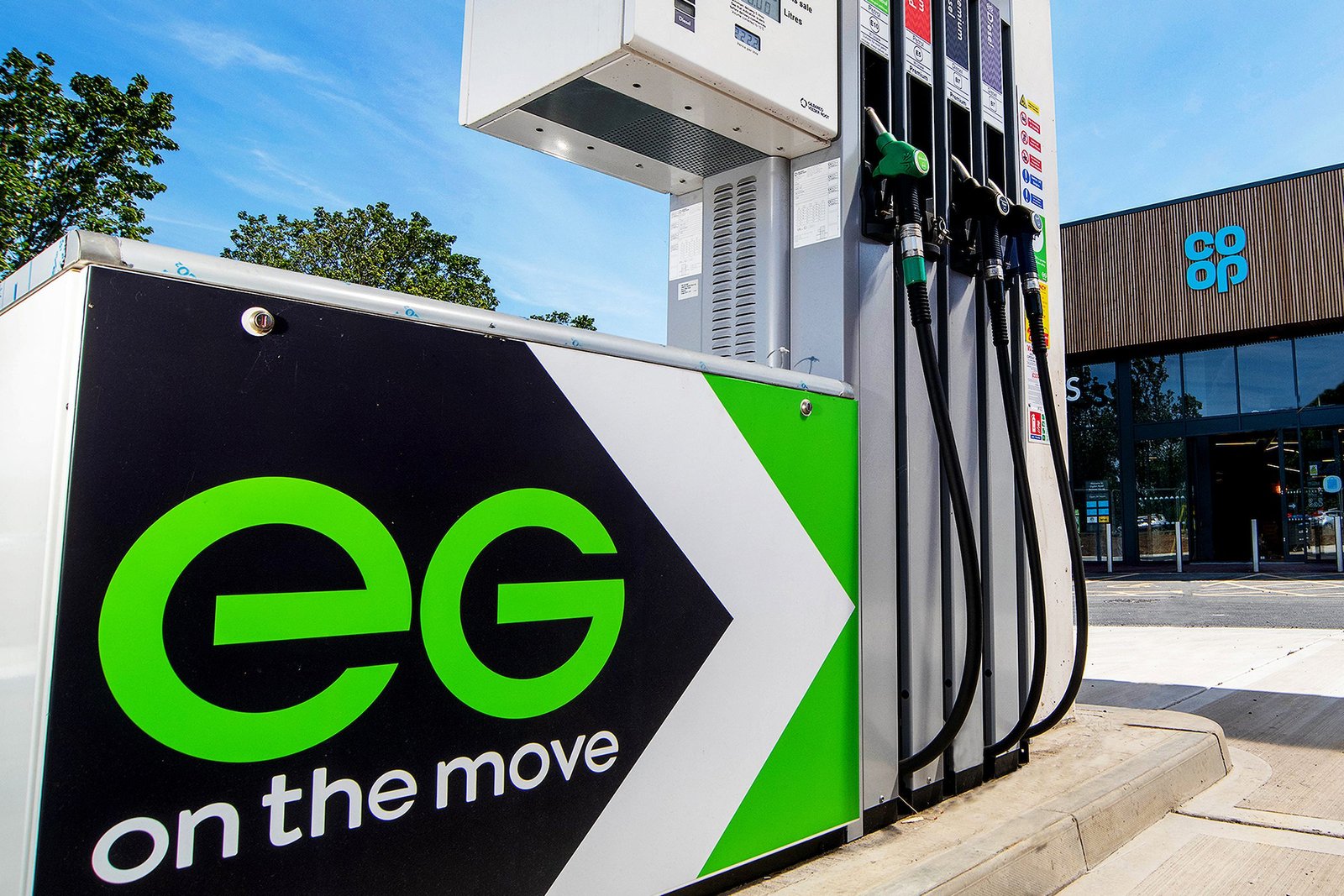 Co-op and EG On The Move expand partnership with new to market roadside service station