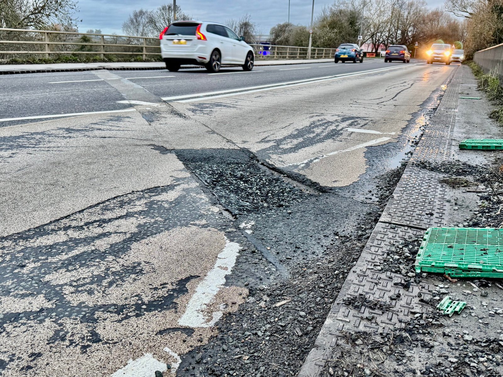 Emergency overnight repairs ordered for large pothole on Boston bridge