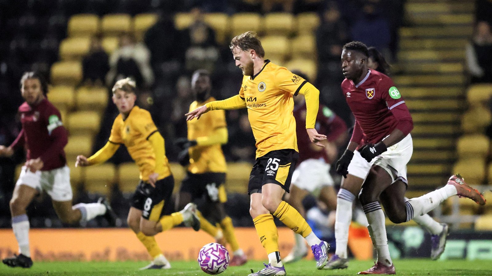 Boston United 1-2 West Ham United